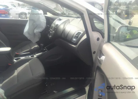 2017 Kia Forte Lx z USA, uszkodzony, nr VIN 3KPFK4A75HE067610